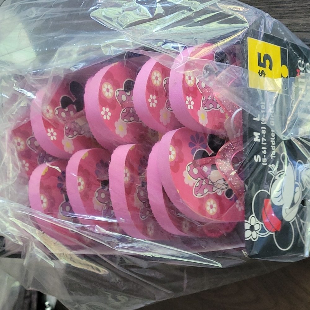 Minnie sandals Box of 6.